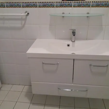 Kenyeres Szallashely Apartmán *